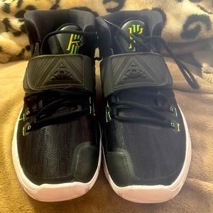 Nike Kyrie Six